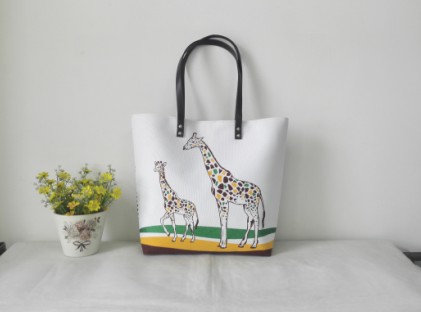 Giraffe: Brown -Embroidery